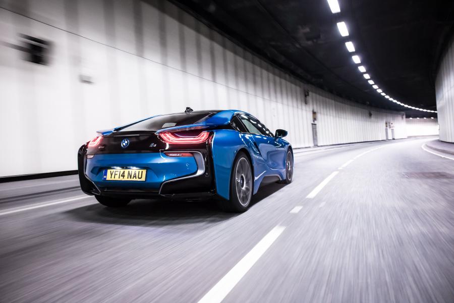  BMW i8 2014 года  (UK) (фото 24 из 69)